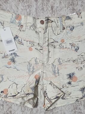 Wrangler Cream Desert Print Women’s Shorts with Peach and Blue Accents